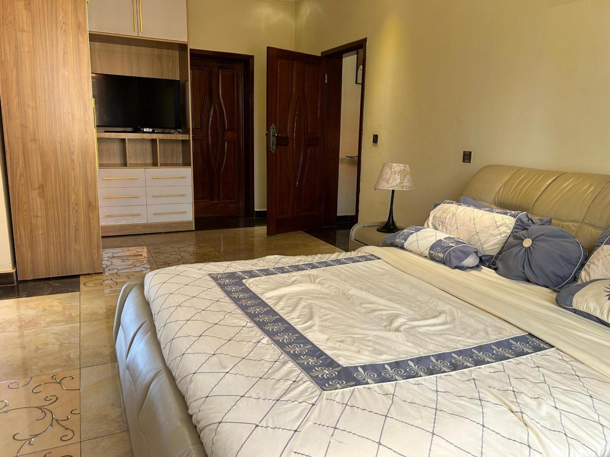 The Vibrant Lodge Gacuriro Kigali Luaran gambar