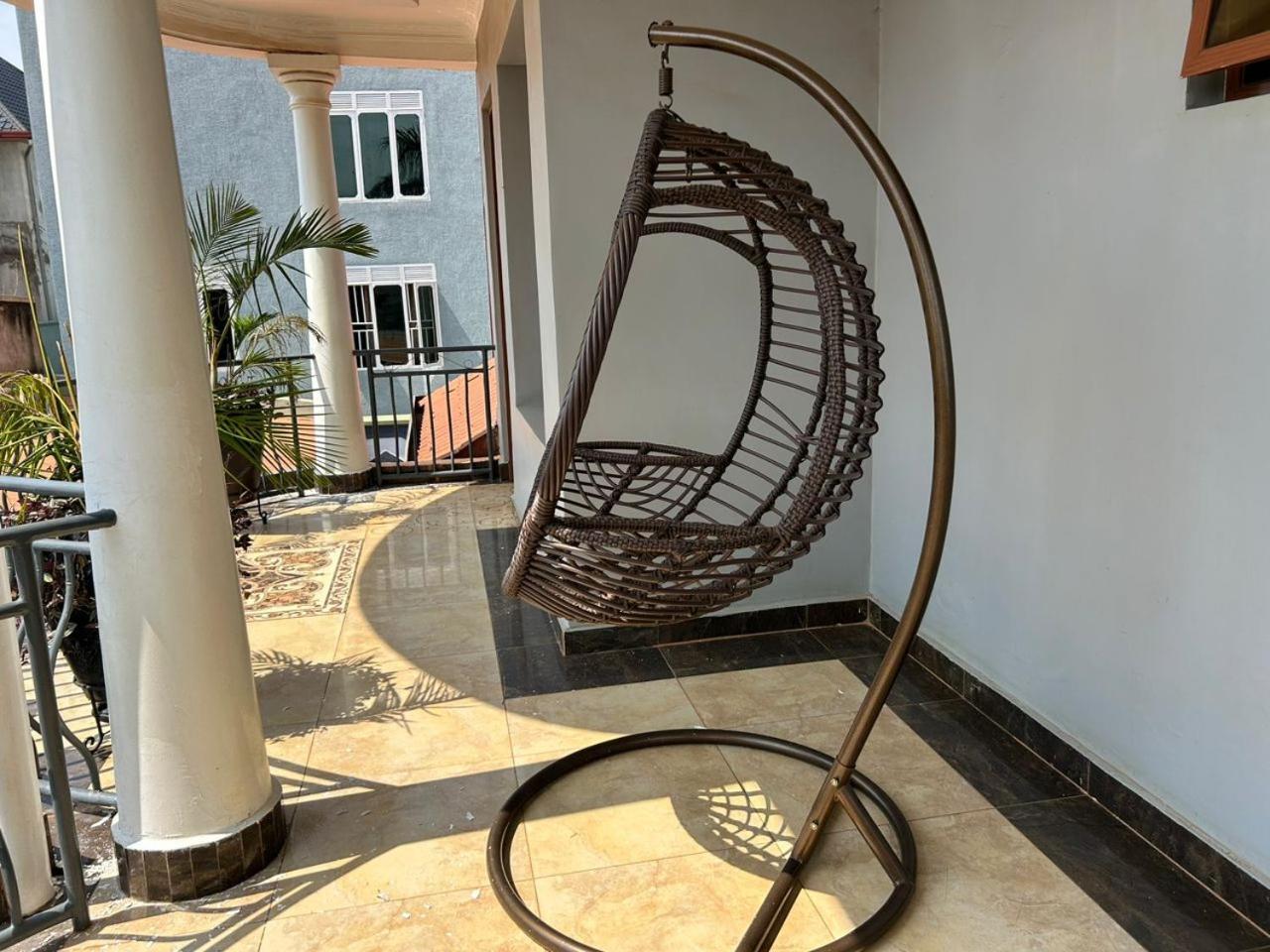 The Vibrant Lodge Gacuriro Kigali Luaran gambar