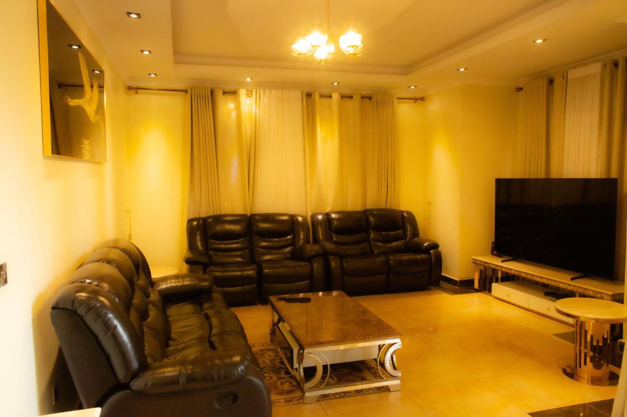 The Vibrant Lodge Gacuriro Kigali Luaran gambar