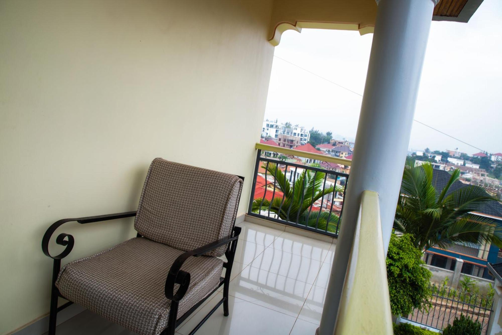 The Vibrant Lodge Gacuriro Kigali Luaran gambar