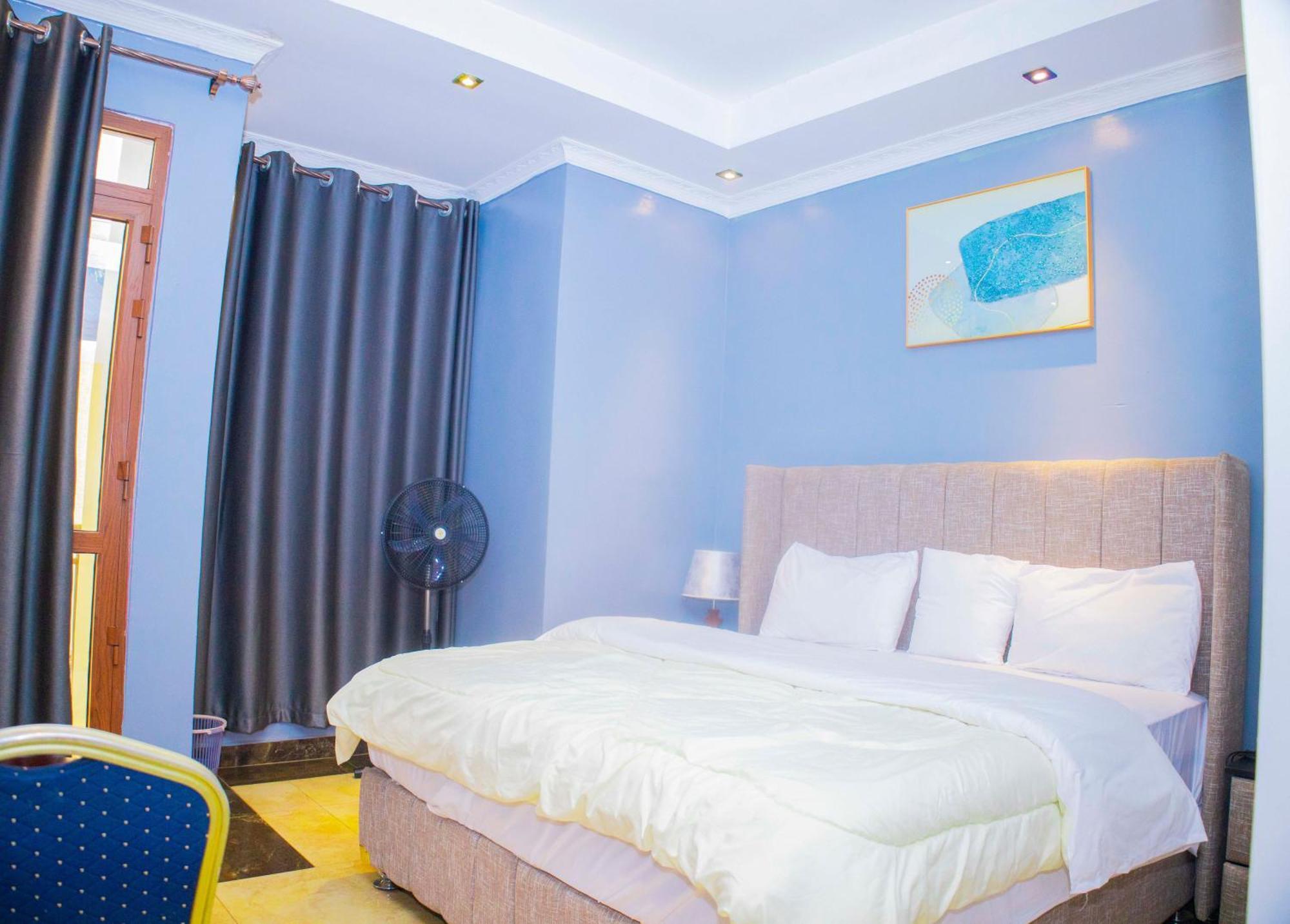 The Vibrant Lodge Gacuriro Kigali Luaran gambar