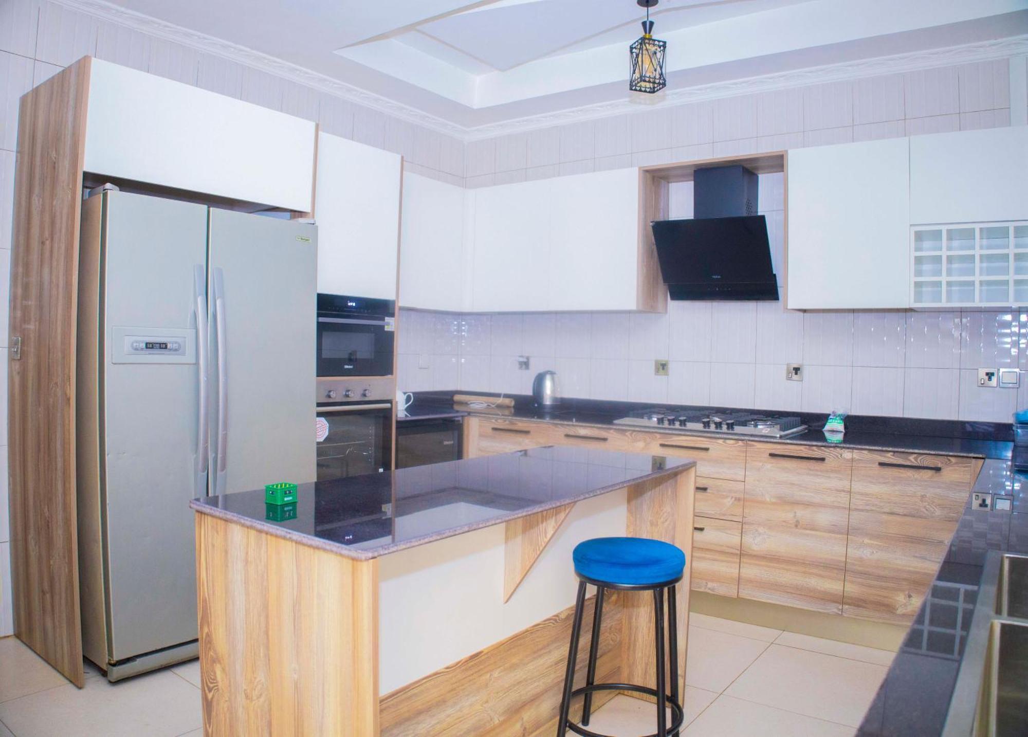 The Vibrant Lodge Gacuriro Kigali Luaran gambar